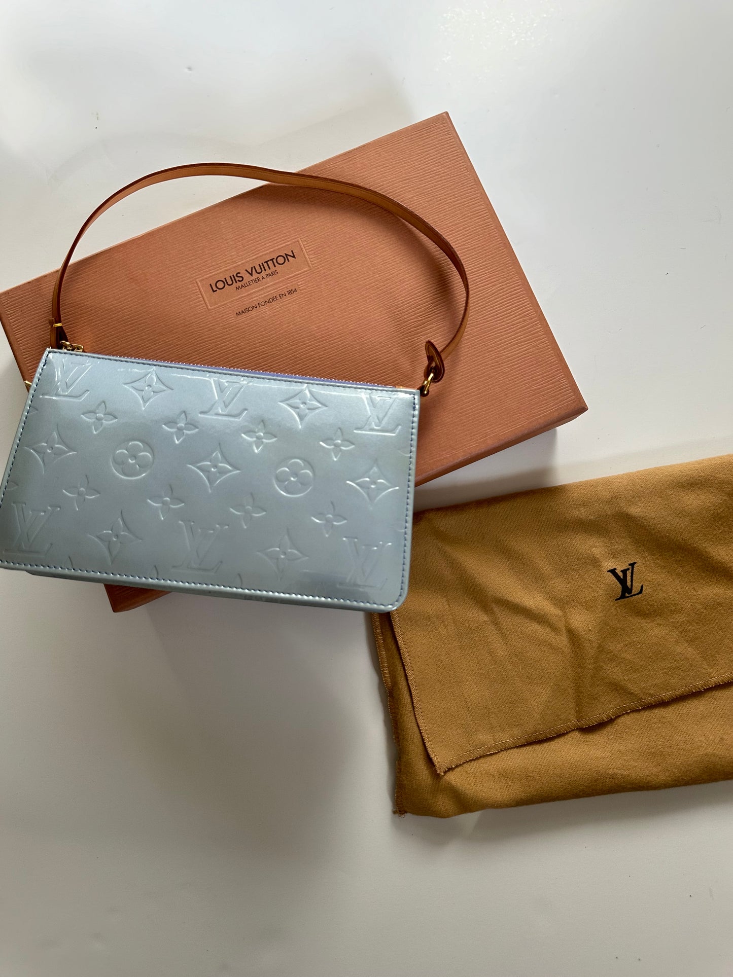 Louis Vuitton Vernis Lexington Pouch