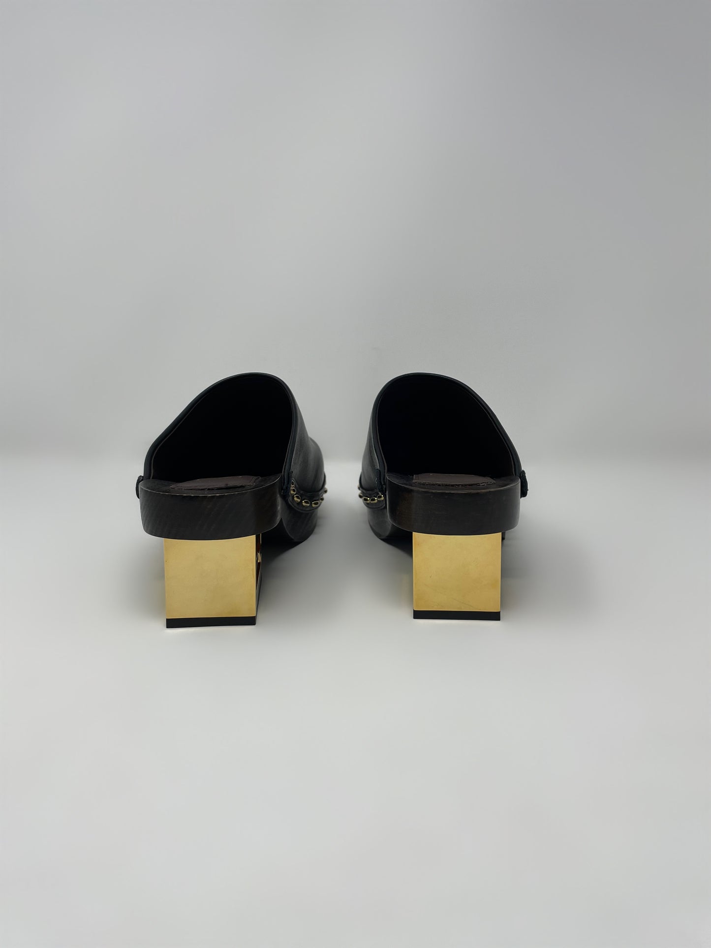 Fendi Baguette Show Leather Mule