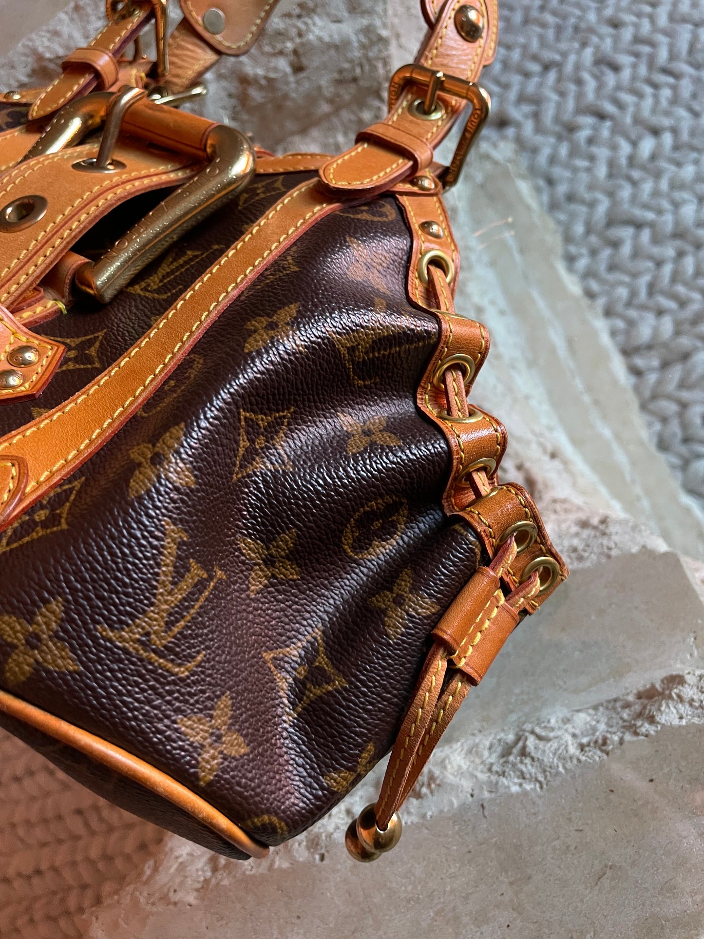 Louis Vuitton Monogram 2004 Theda GM Handbag