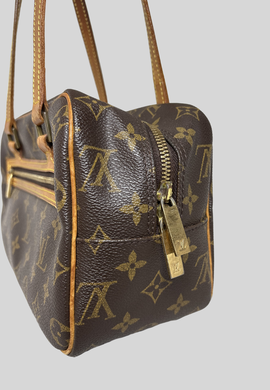 Louis Vuttion LV Monogram Cite MM