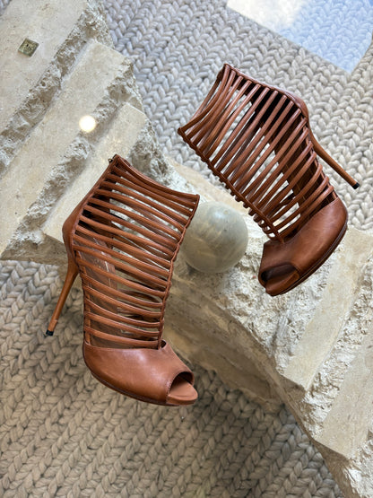 Gucci Leather Gladiator Sandals